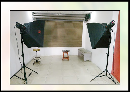 استوديو الكواكب Studio Al-Kawakeb